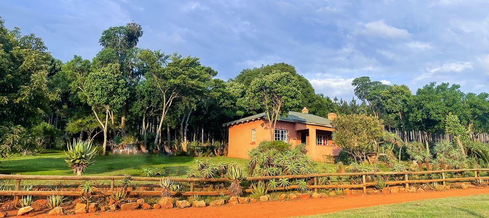 Guest House and garden at Kaapsehoop Horse Trails © Linda Louw