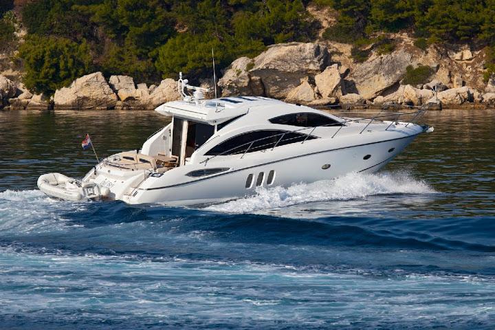 Sunseeker Predator 52 | Accommodation Split