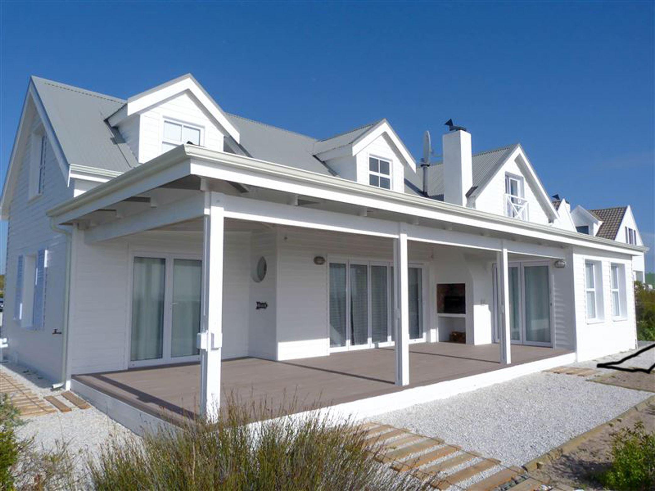 Cockleshell Beach House | Grotto Bay Self-catering