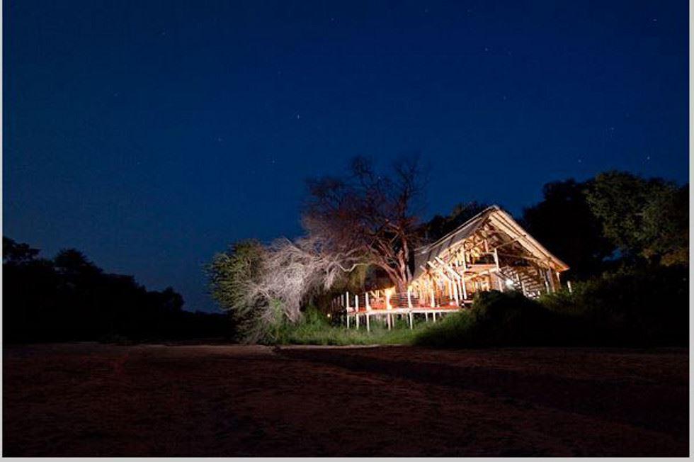 Rhino Post Safari Lodge - Rhino Walking Safaris