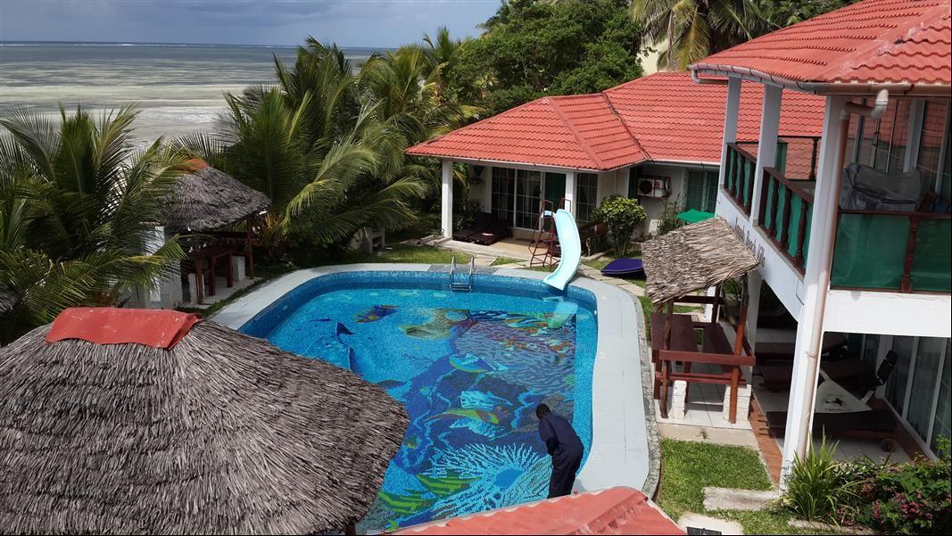 Swimming pool © Xanadu Beach Villa
