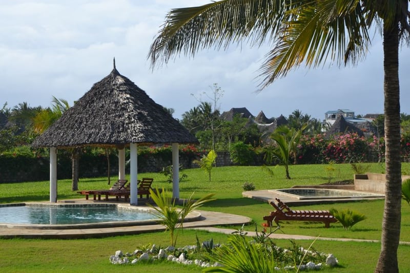 Diani Bay Resort | Affordable Deals - Book Self-Catering Or Bed And ...