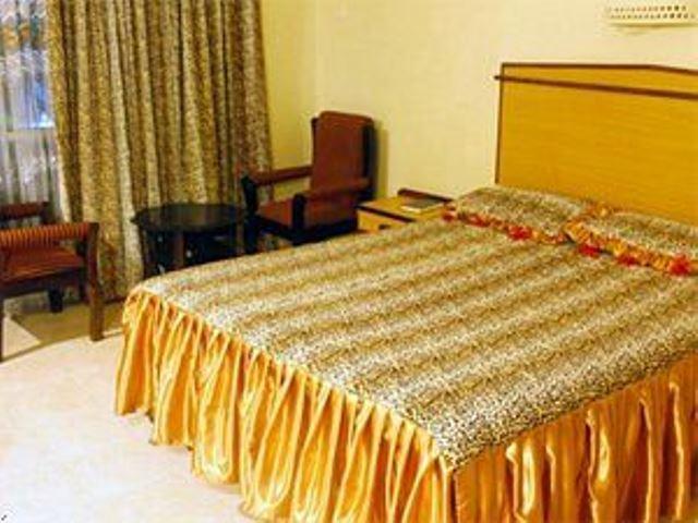 Sai Eden Roc Hotel