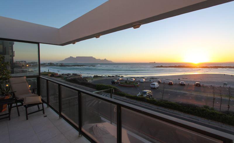 BEACHFRONT HOME BLOUBERGSTRAND