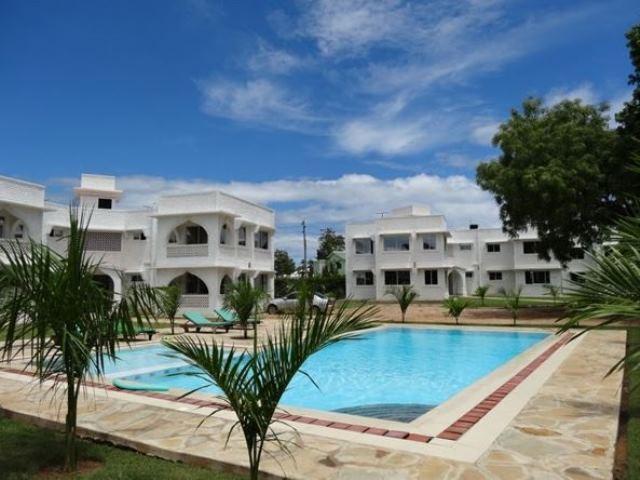 Royal Palms Apartments