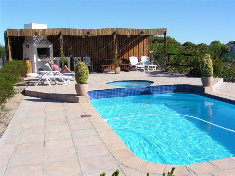 Braai area and Solar heated pool