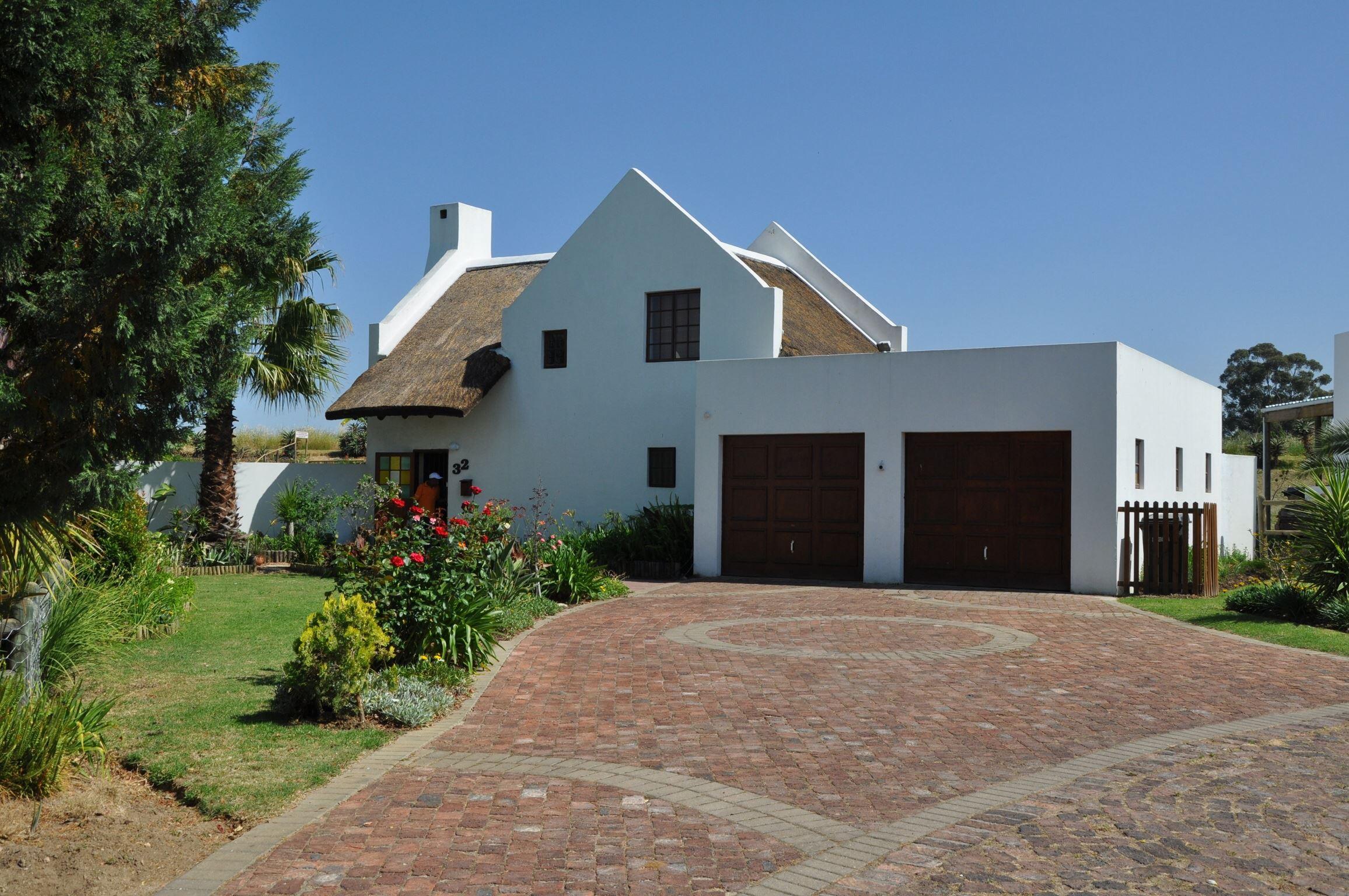 Nglovo House