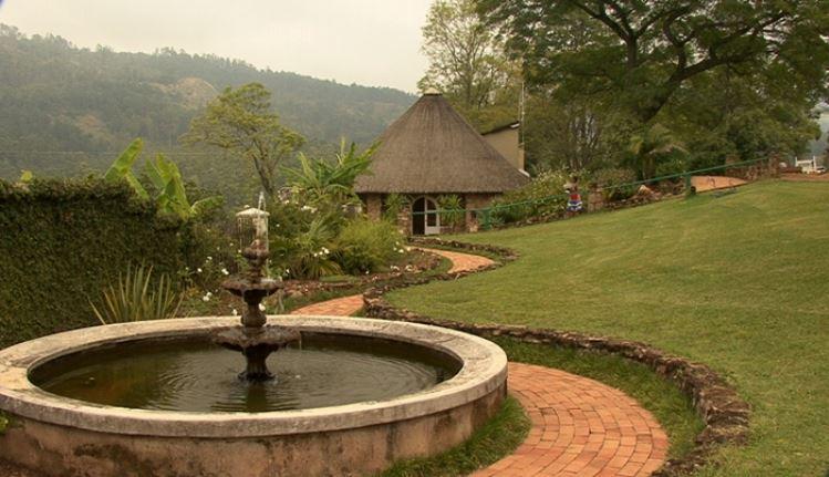 Emafini Country Lodge | Accommodation Highlands View