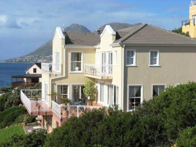 Seascape Guest House | Glencairn Self-catering