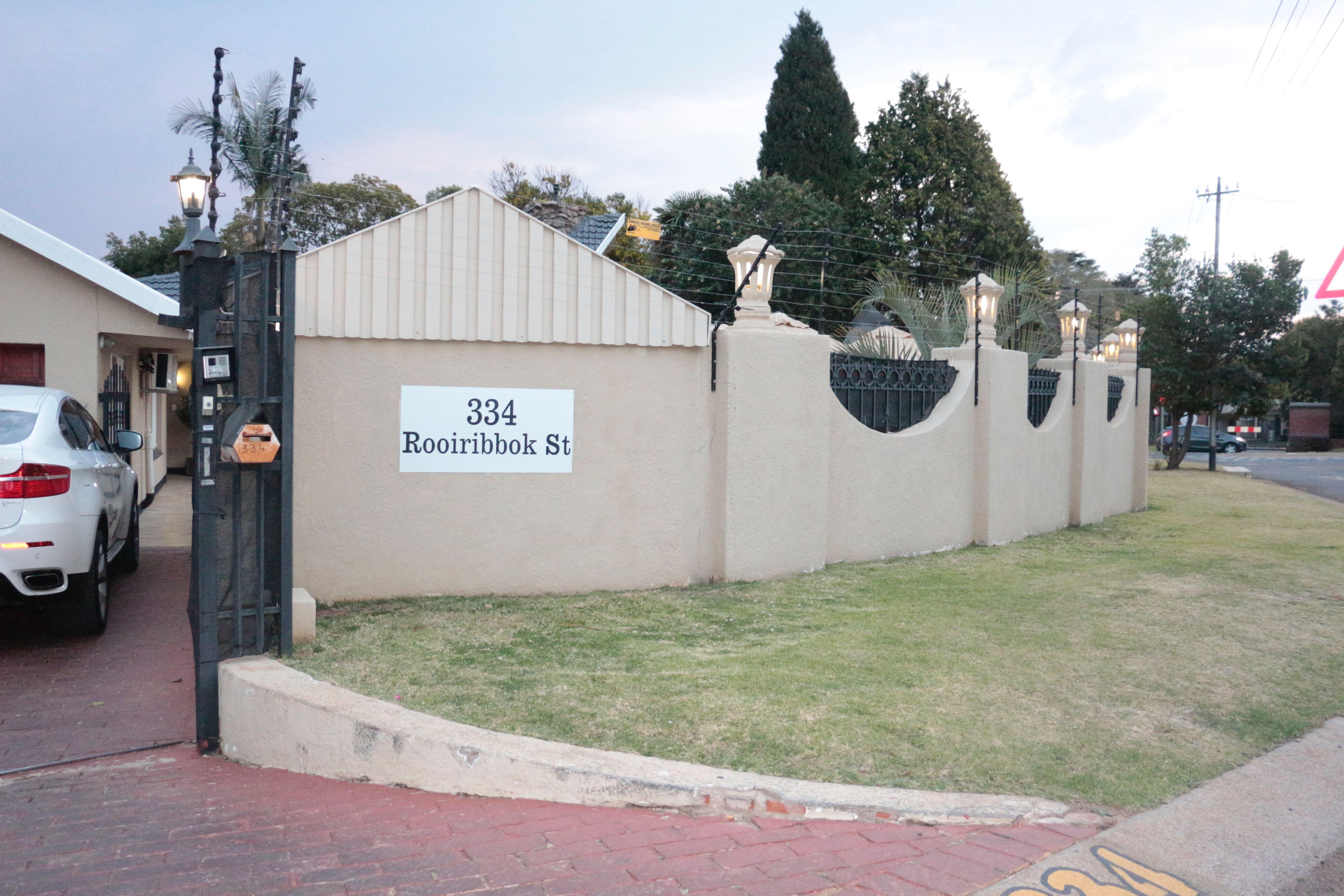 Southwest Guest House | Waterkloof Ridge Self-catering