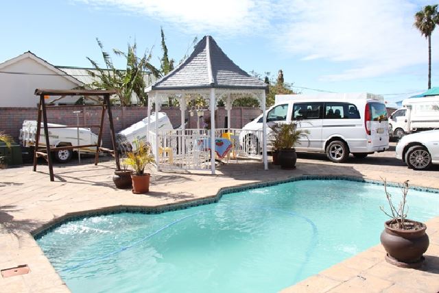 Three Trees Guest House Southernwood Secure Your Holiday Self