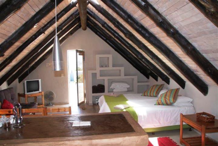 Friend's Goodwill Loft | Accommodation Paternoster