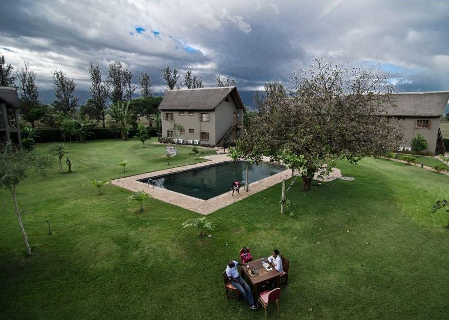 Weru Weru River Lodge | Weru Weru Accommodation