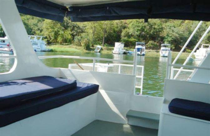 Harry's Getaway - Kariba Houseboat