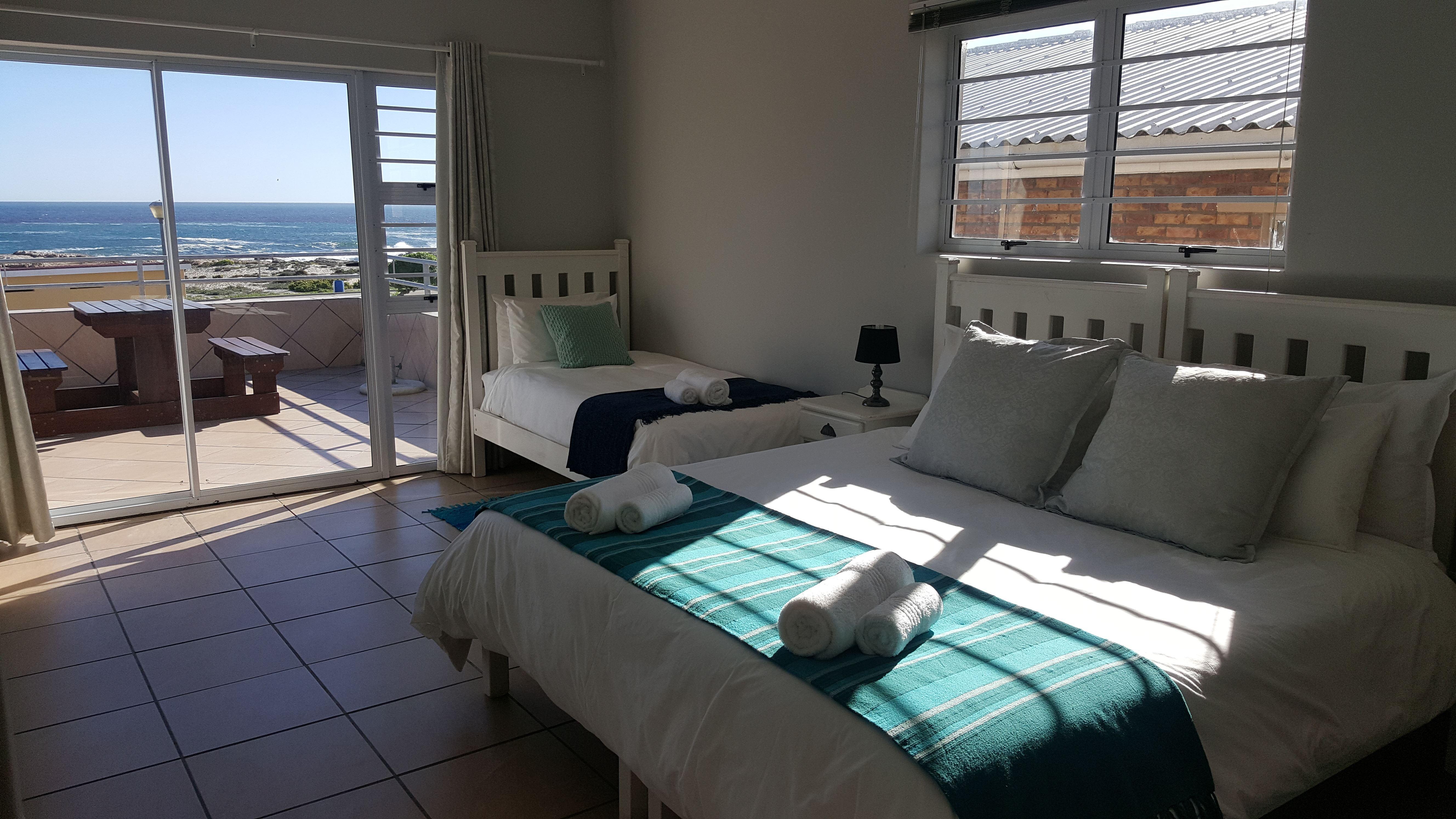 Bay Plaza | Accommodation Lamberts Bay