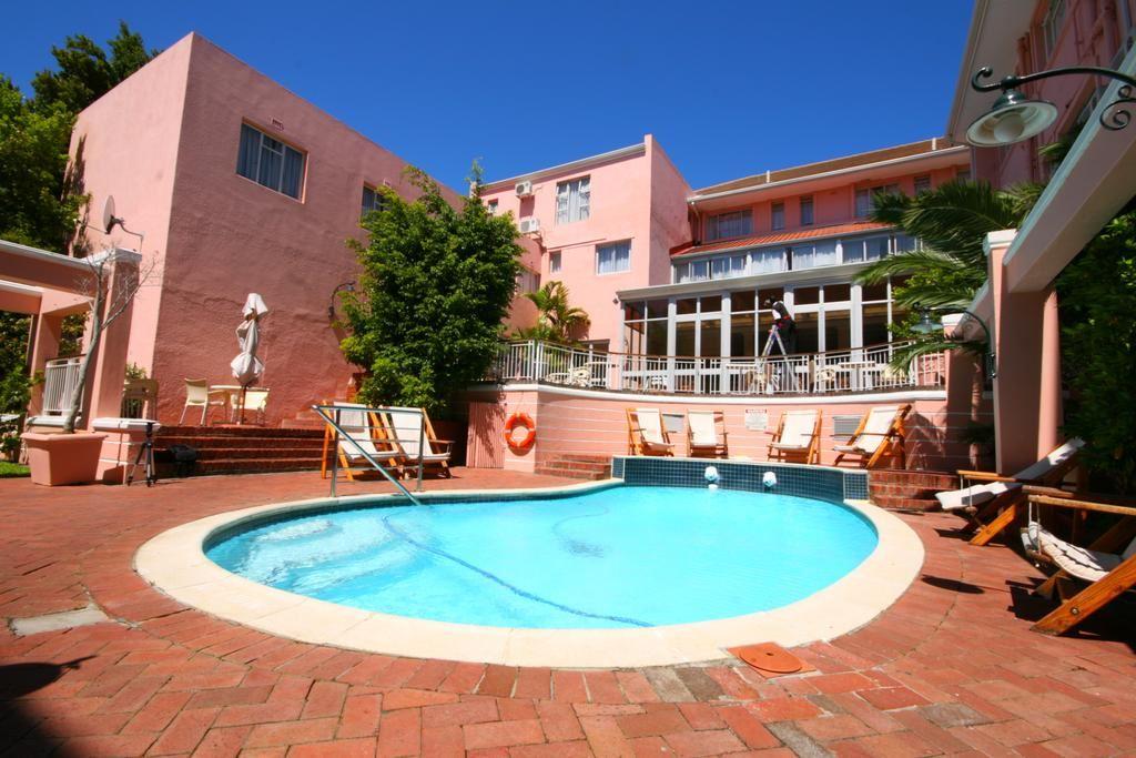 Lady Hamilton Hotel | Gardens Accommodation