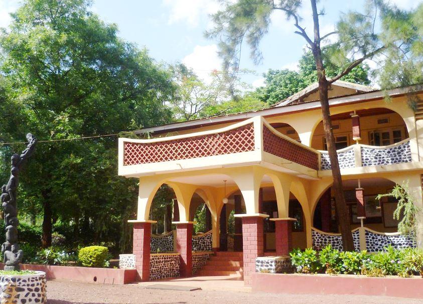 Mountain Inn | Moshi Hotels