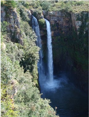 R532 to Graskop, 15 kms North od Sabie.  Named for the many Scottish miners in the early 20th Centuary.  A dynamite blast split the 65m falls in two.  300m path from parking area.  Curios for sale and toilet facilities on site.