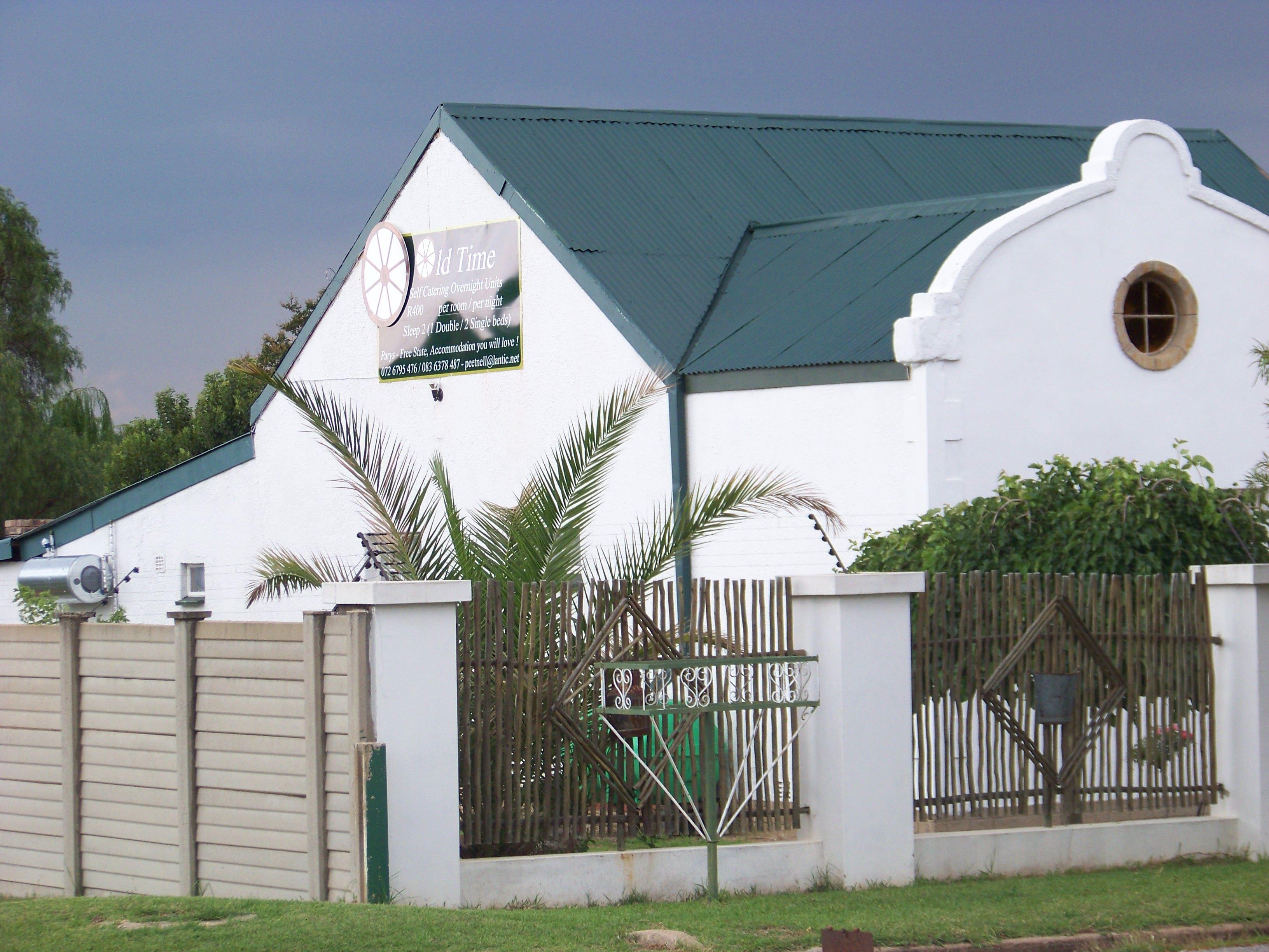 Old Time Guest House | Parys Self-catering