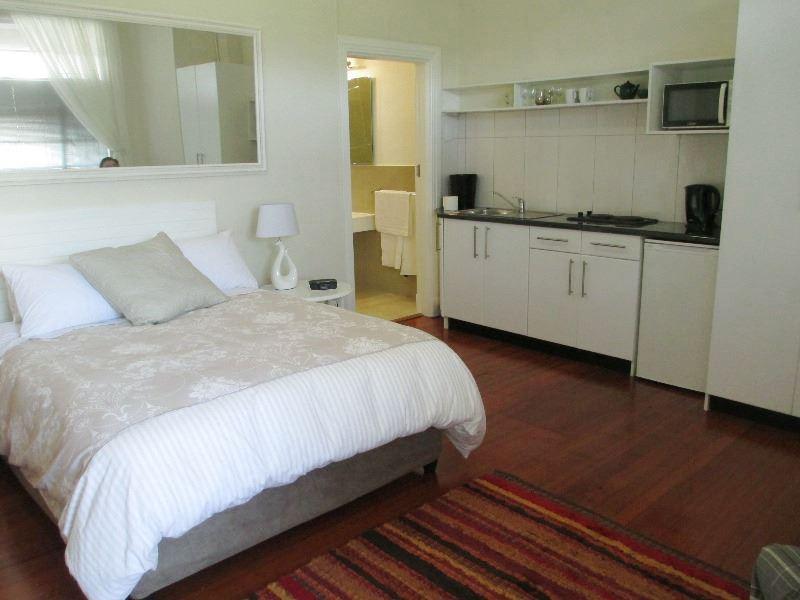11 Herschel Court Studio | Accommodation Claremont