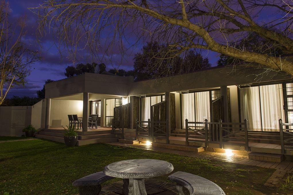 The Suburban | Accommodation Dan Pienaar
