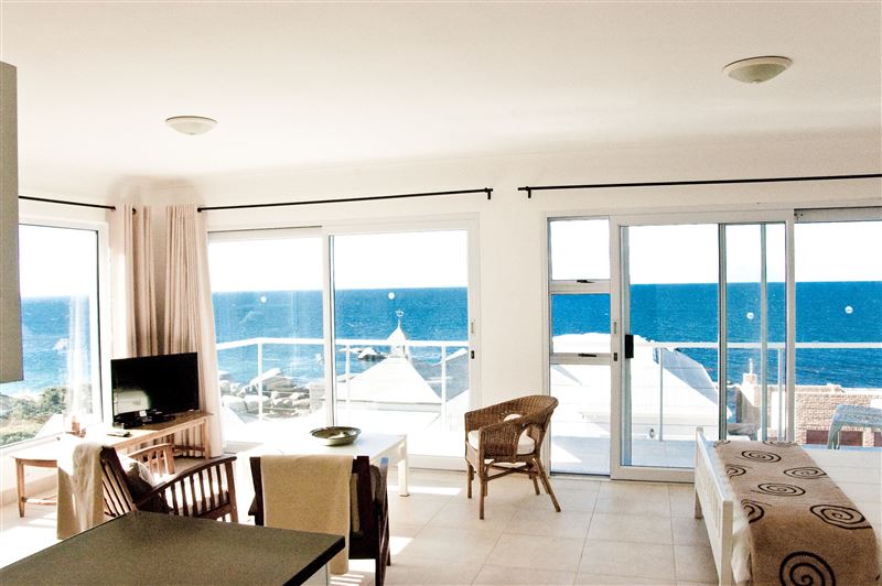 Sea view studio © Roman Rock Studios