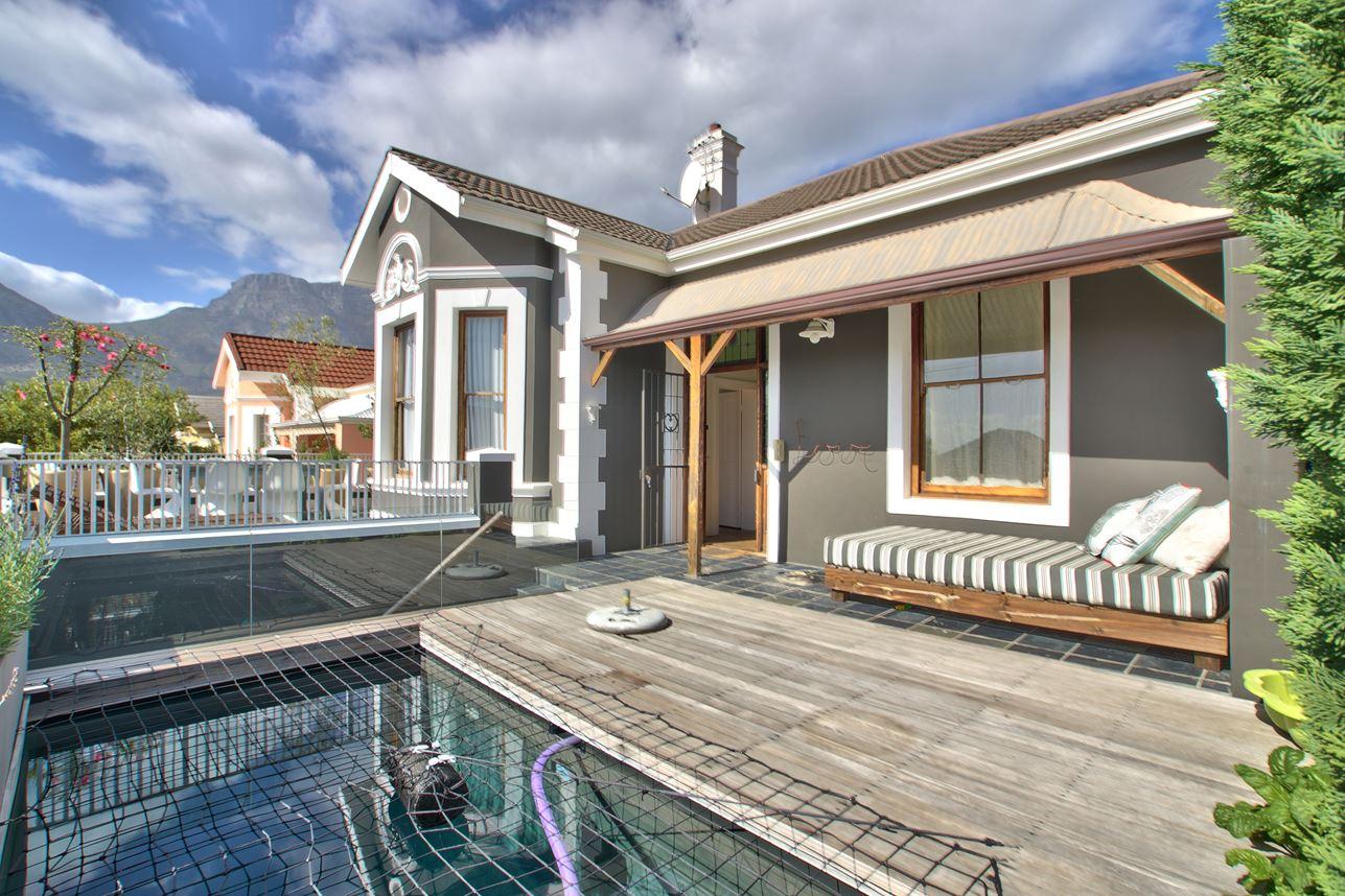 Gorgeous Tamboerskloof Holiday Home | Self-catering Tamboerskloof