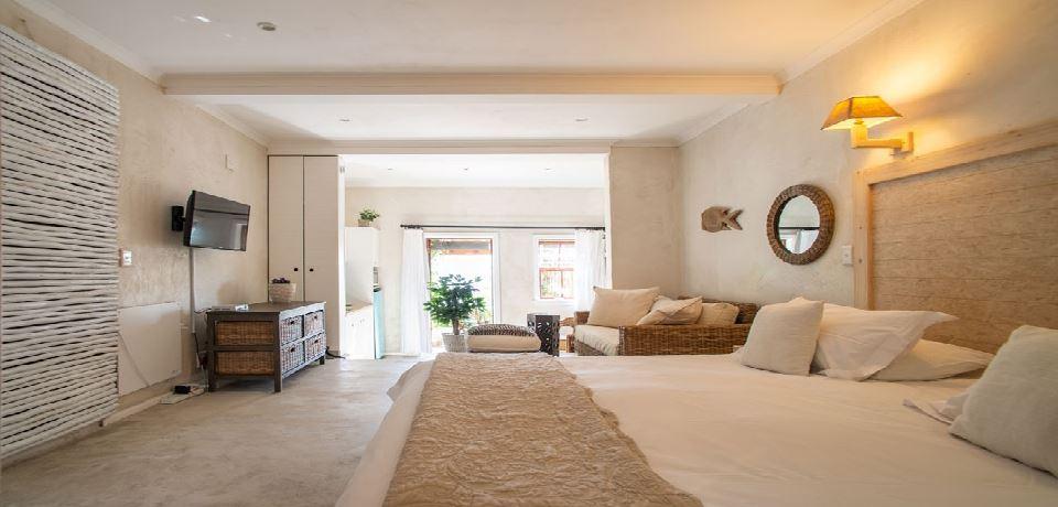 African Violet Guest Suites | Accommodation Capri Village