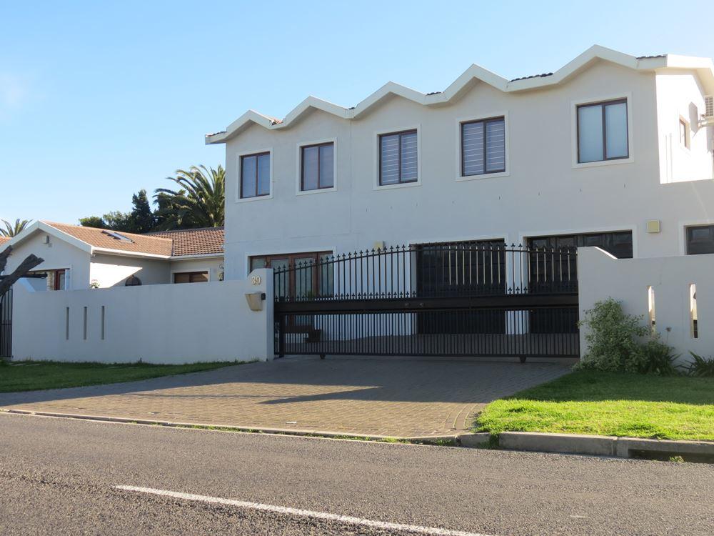 The White Elephant Guesthouse | Table View Self-catering