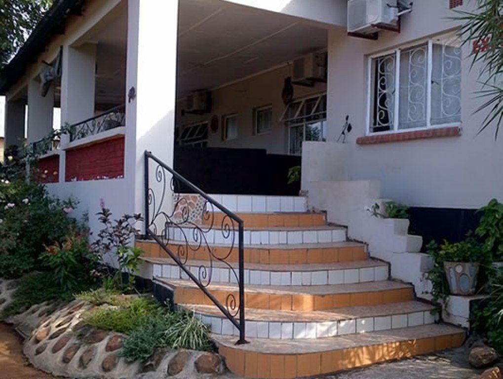 Golden Days Lodge | Accommodation Livingstone