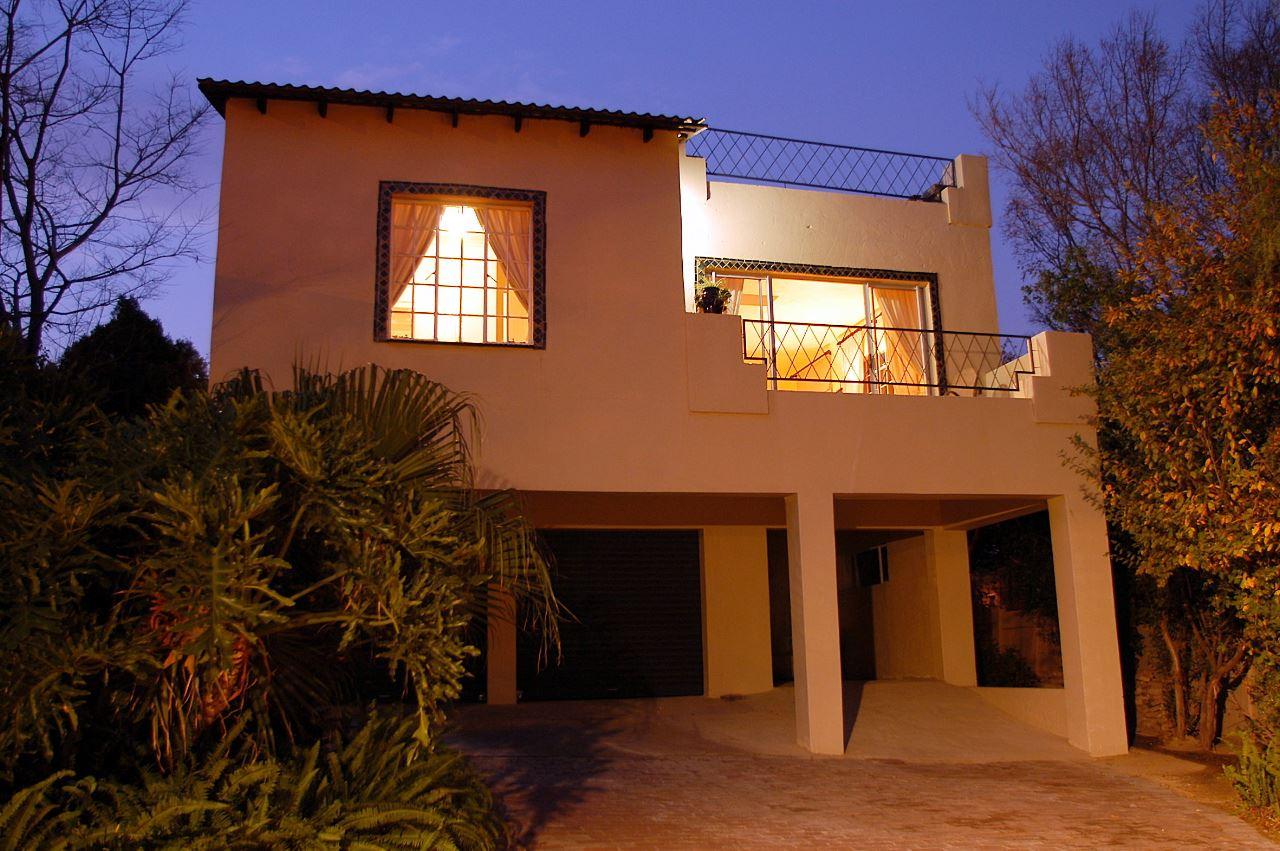 Treetops Guesthouse | Weltevreden Park Self-catering