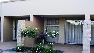 Acacia Lodge | Fichardt Park Accommodation