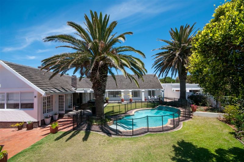 Plenty of garden space for children to play