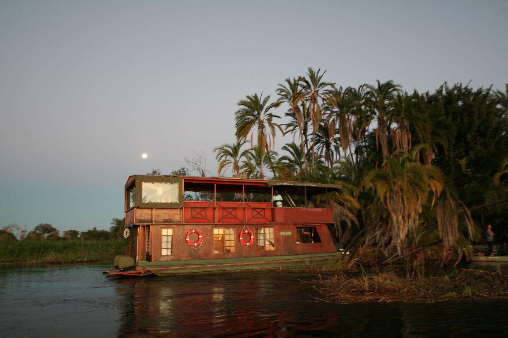 Kubu Queen | Accommodation Shakawe