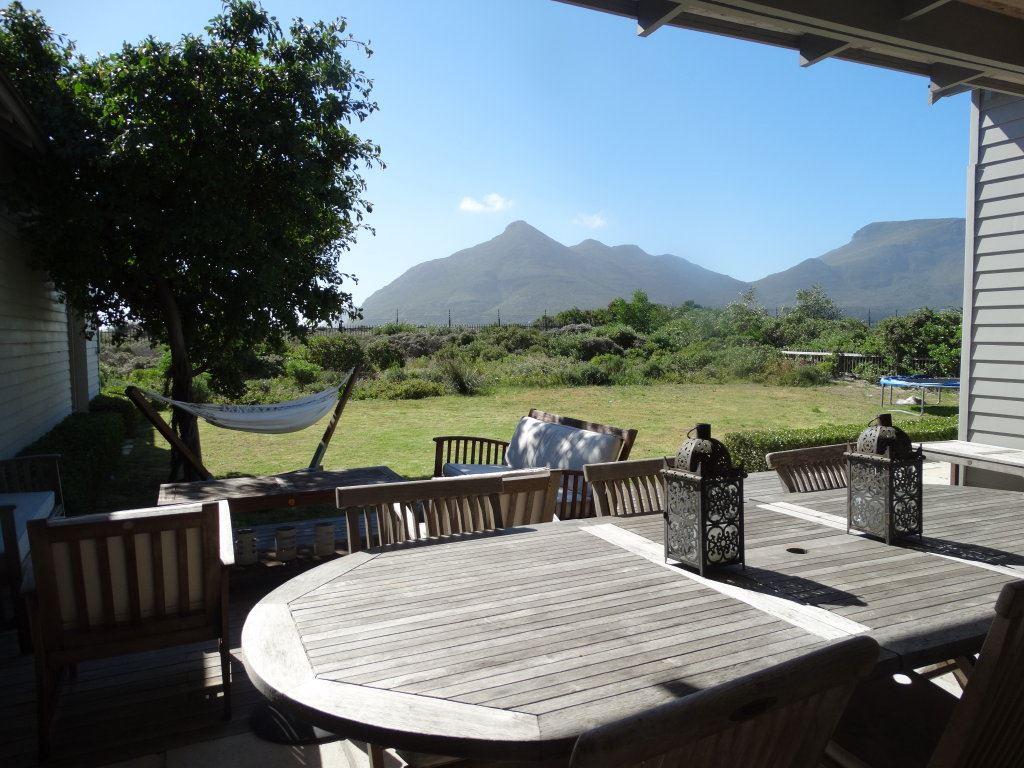 Noordhoek Lakes House | Accommodation The Lakes