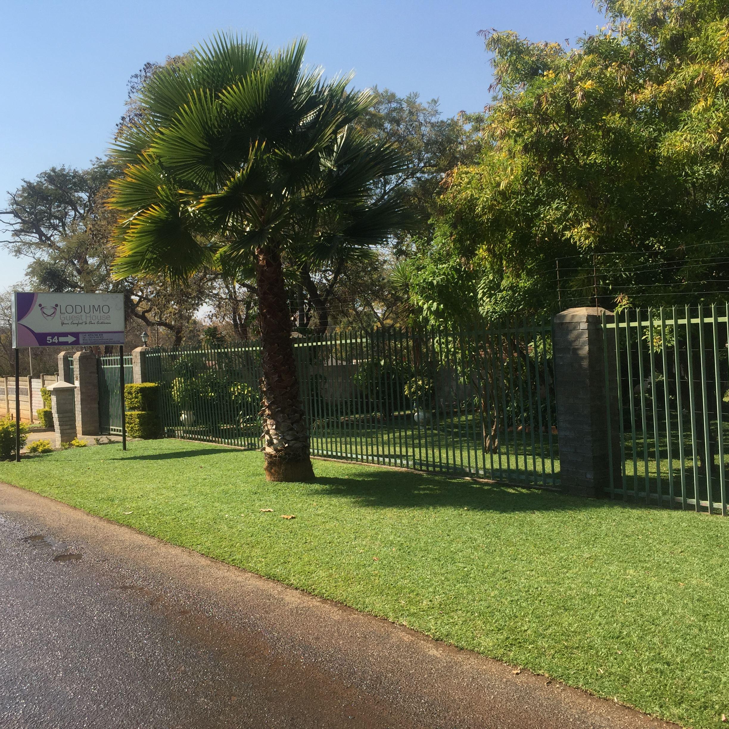 Lodumo Guest House | Hillside Accommodation