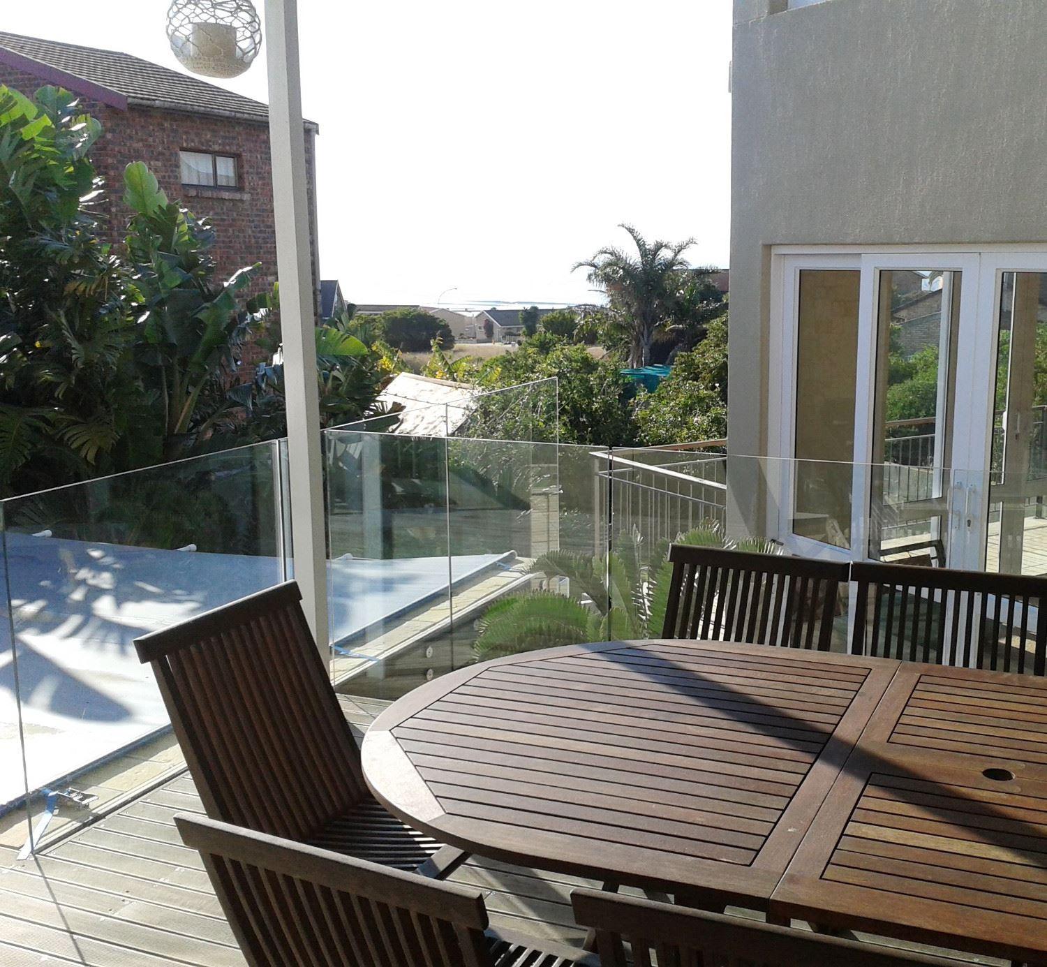 16 Chinaberry Holiday Home | Accommodation Wavescrest (Jeffreys Bay)