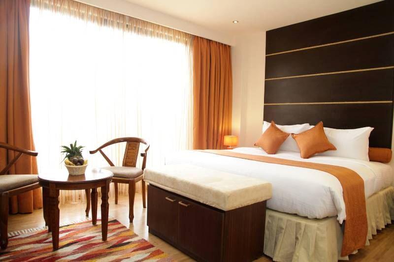 The Monarch Hotel | Accommodation Upper Hill Estate