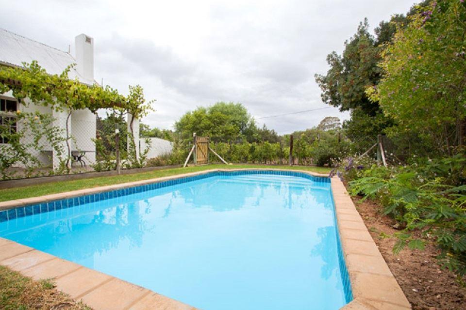Bougainvillea Cottage | Accommodation McGregor