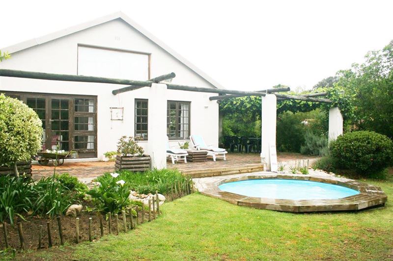 Exterior and splash pool