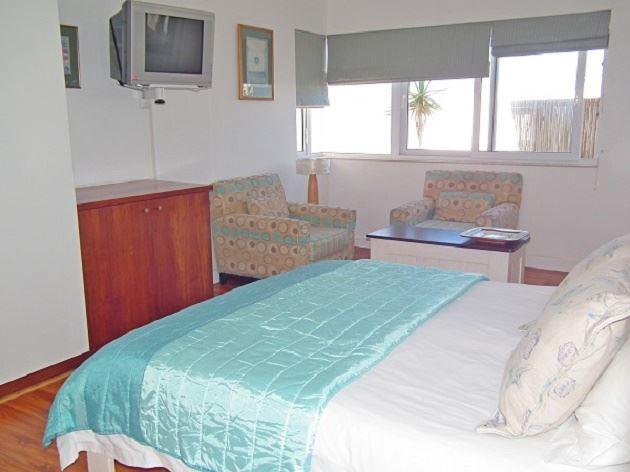 Sir David Baird Self-catering Rooms | Accommodation Bloubergstrand