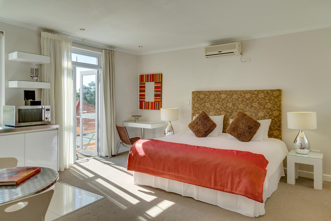 Oxford House | Green Point Accommodation