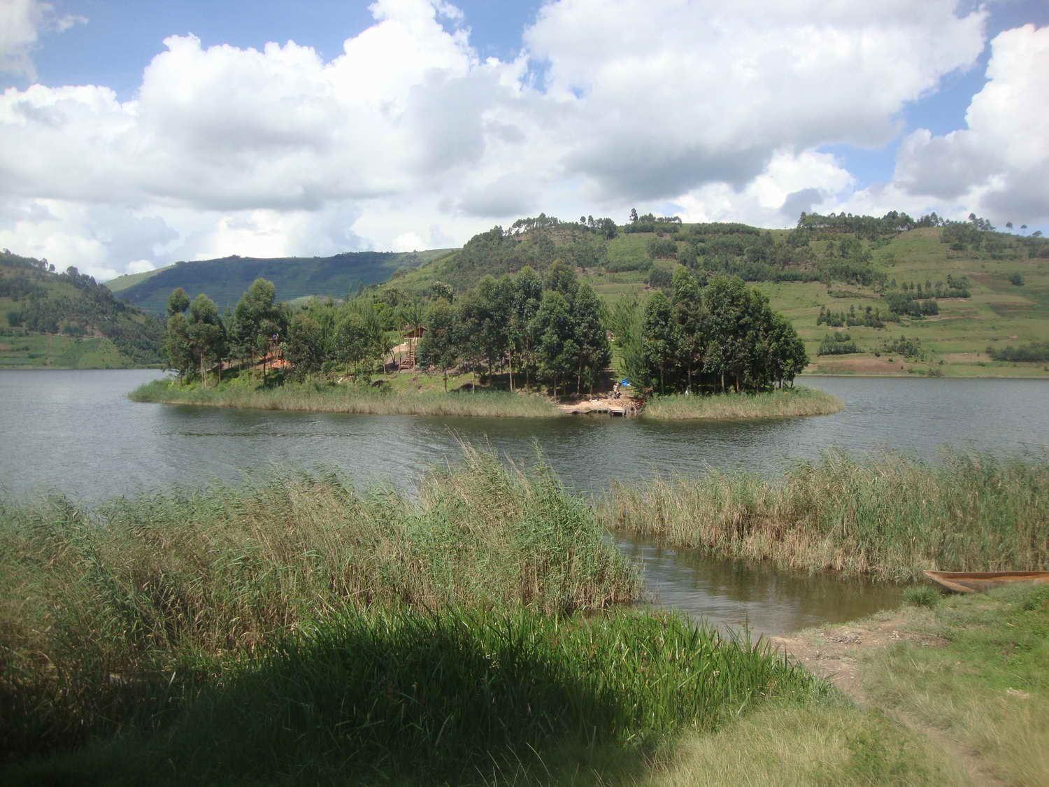 Bright Island Uganda | Accommodation Lake Bunyonyi
