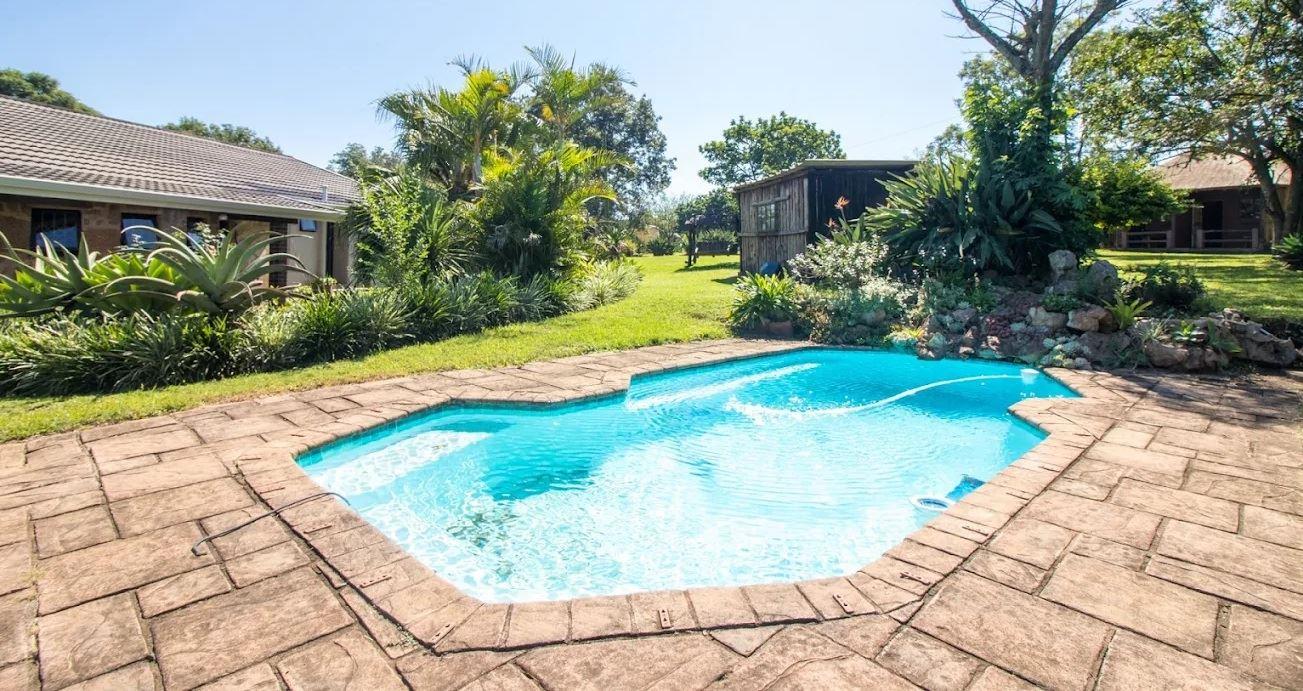 Splash pool near gardens. Perfect cool down after park visits on a lovely summers day. © © Orchard B&B, 2025. All rights reserved.