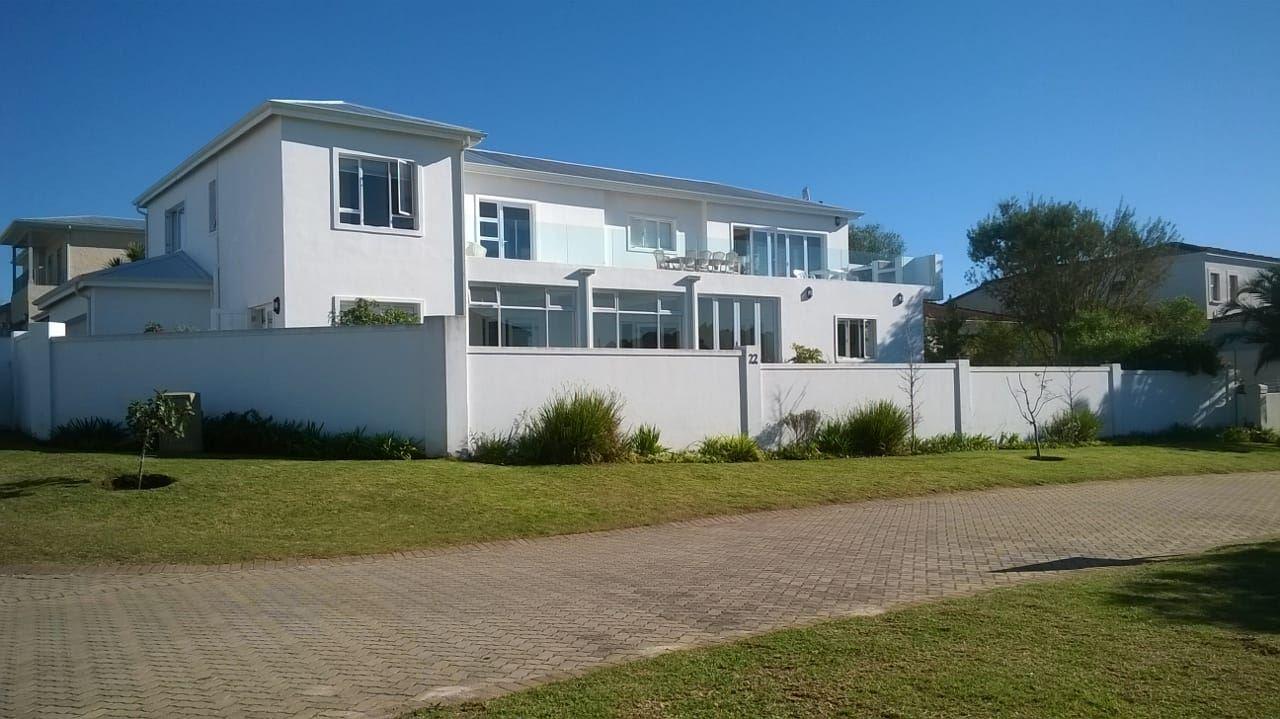 Bowtie Plett House | Plett Central Self-catering