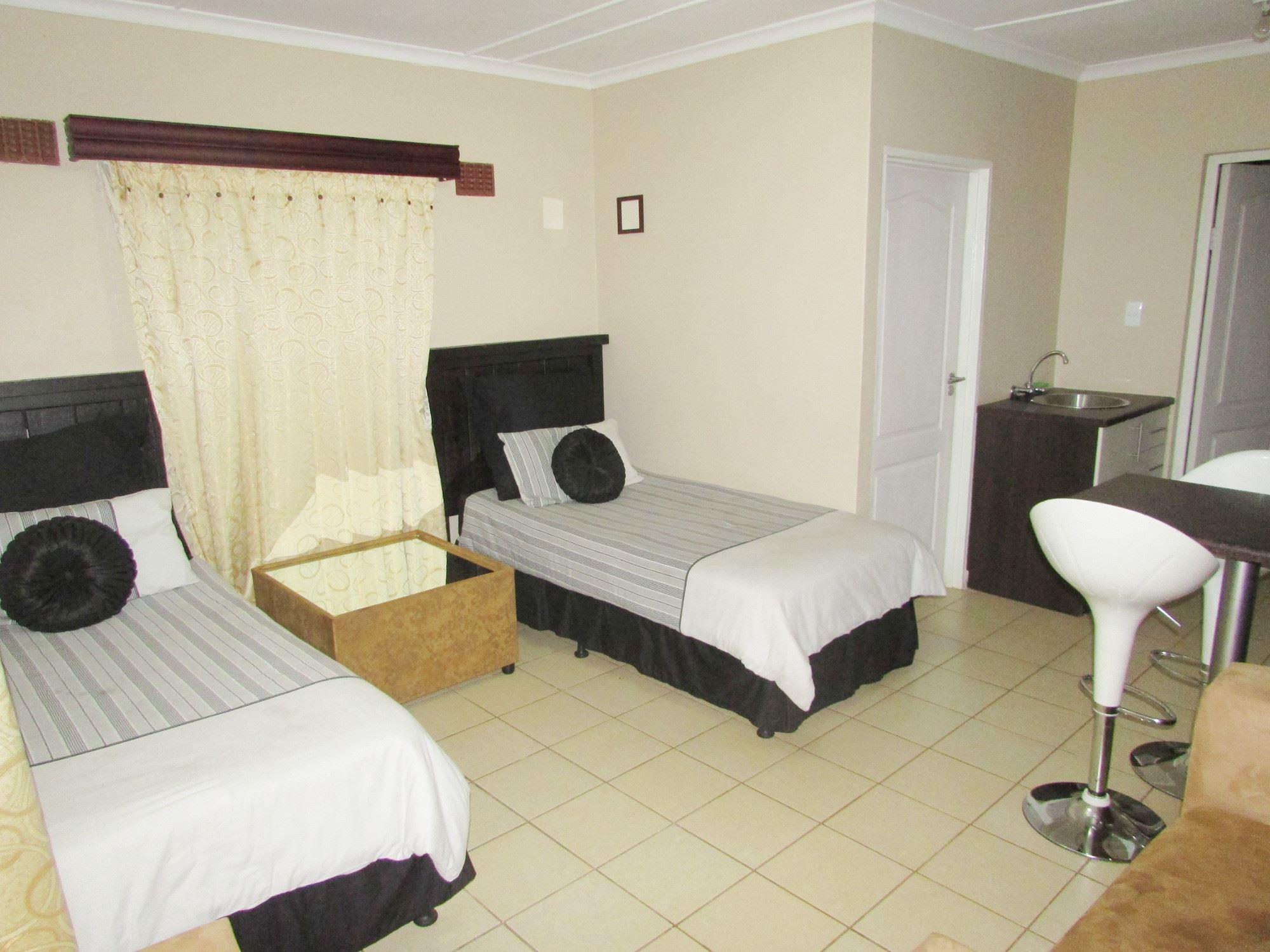 Ezweni Lodge | Matabetule Accommodation