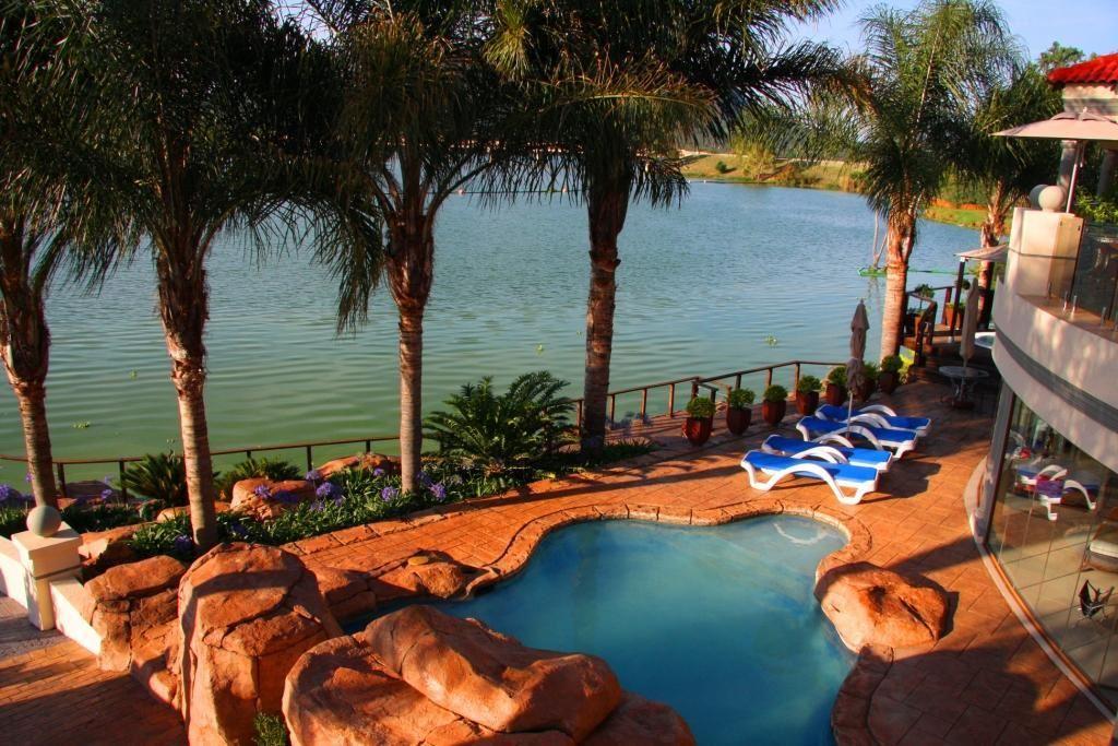The Blue Crane Villa - Private Guest House