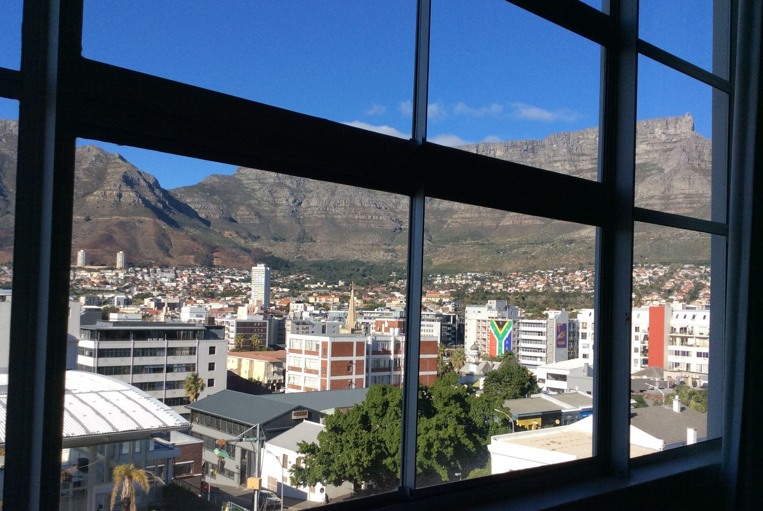 Afribode Mountain View Loft | Cape Town City Centre Accommodation