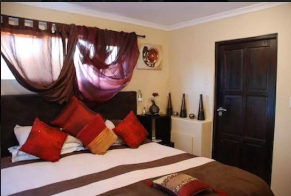 Cape Town Seamore-Express Guest House | Accommodation West Beach