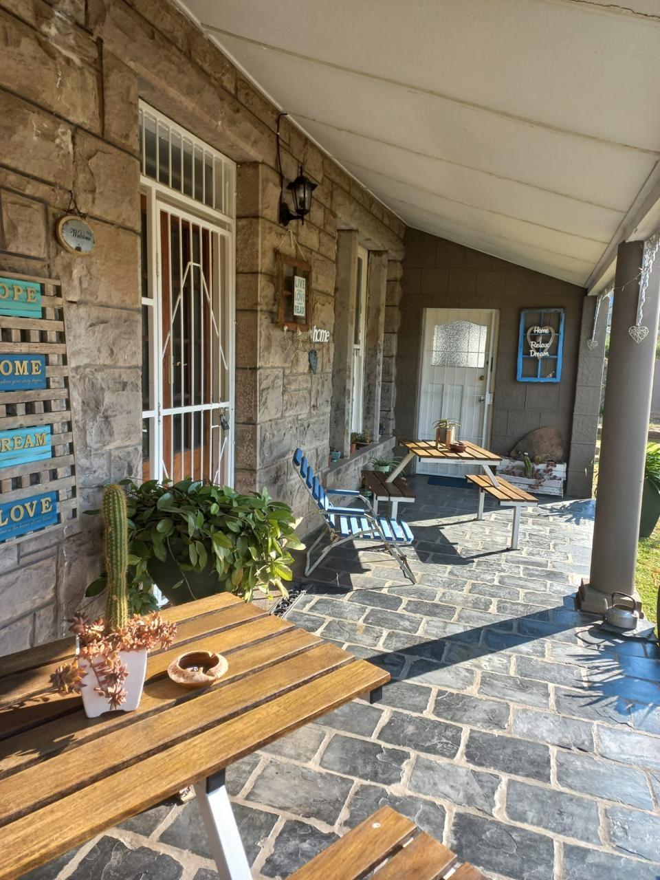 Old Oaks Bed & Breakfast | Accommodation Cathcart